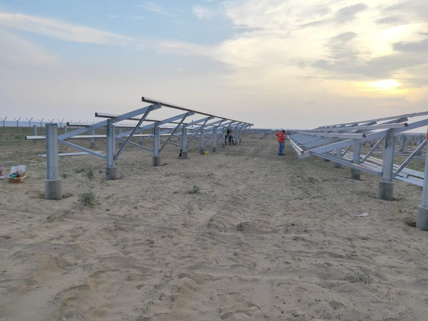 Module mounting structures on a ground-mount solar site